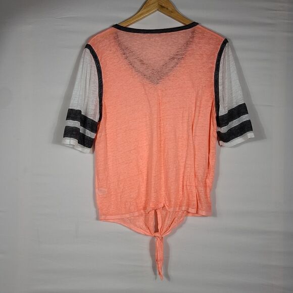 No Boundaries knotted varsity striped T-shirt - Picture 9 of 10